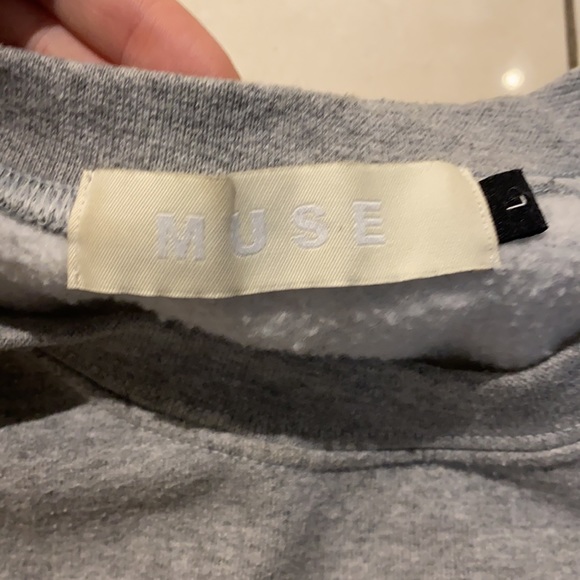 MUSE Baggy Crewneck - Picture 2 of 3